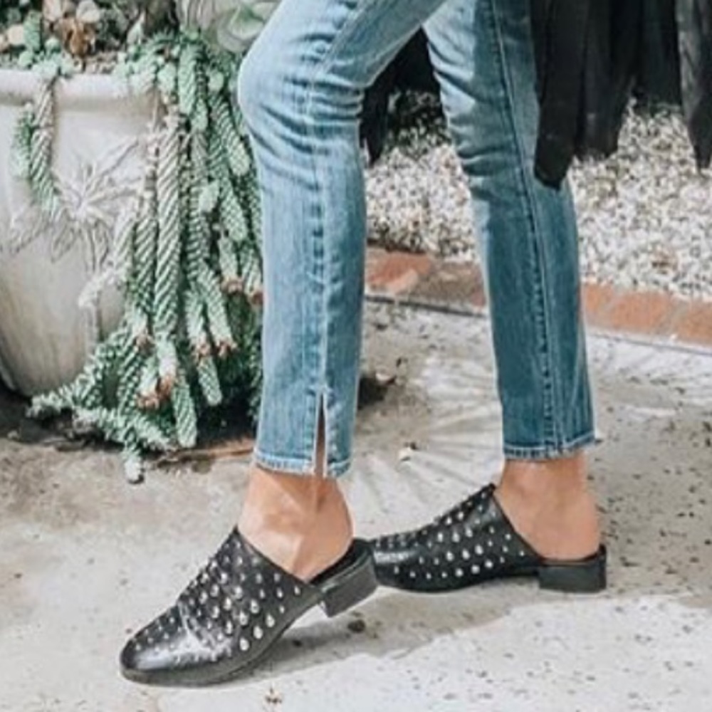 NWT Black Genuine Leather Studded Mule - Picture 3 of 8